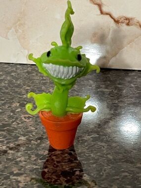 Monster High G1 Chewlian Pet Figure - Venus McFlytrap Venus Flytrap Plant